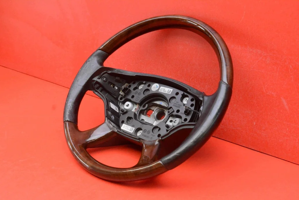 Nahkaratti puuosilla Mercedes S-W221 image 4