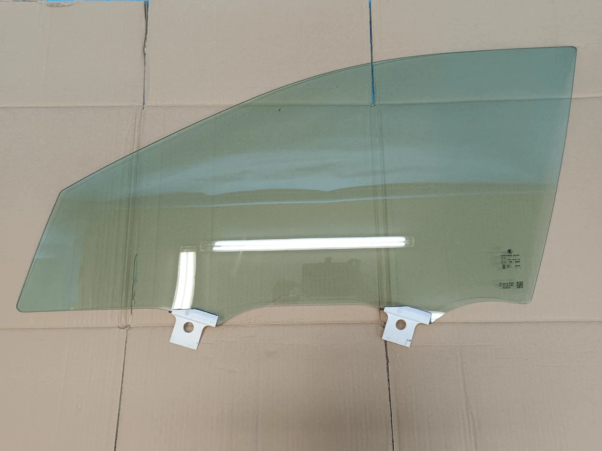 Vidro Porta Esquerda Skoda Octavia IV Combi 5E3845021