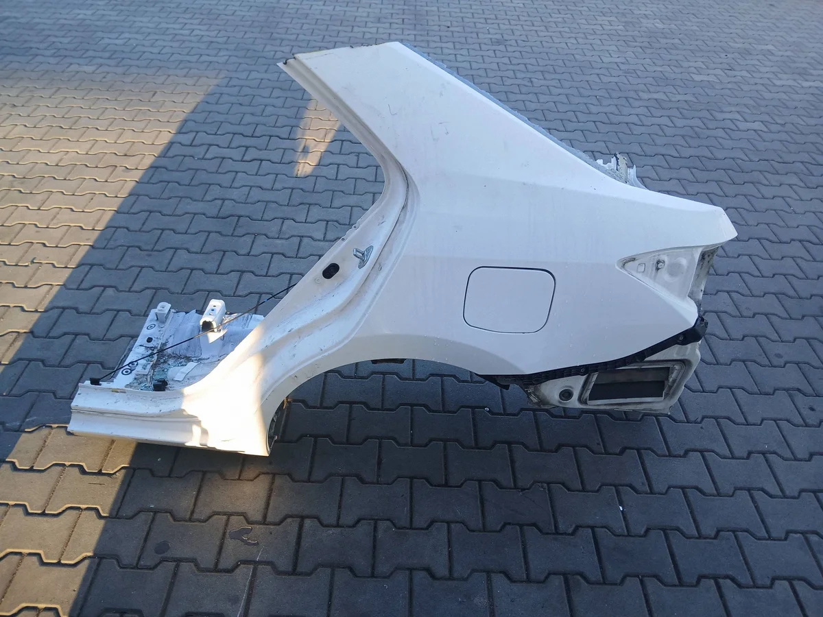 Toyota Corolla E16 E18 Kotflügel links hinten