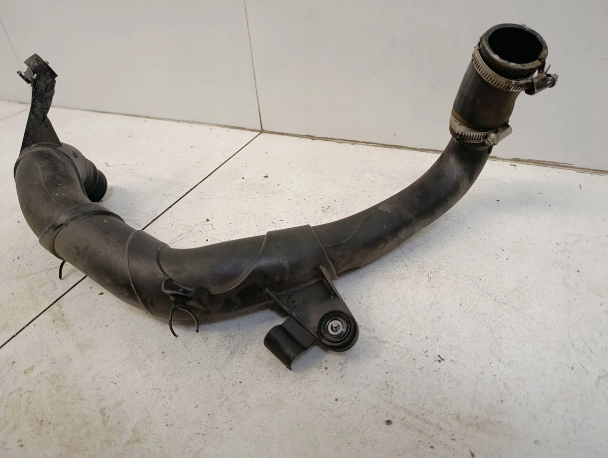 Intercooler Schlauch Seat Leon III 1.8 TSI 5Q0145840 image 4