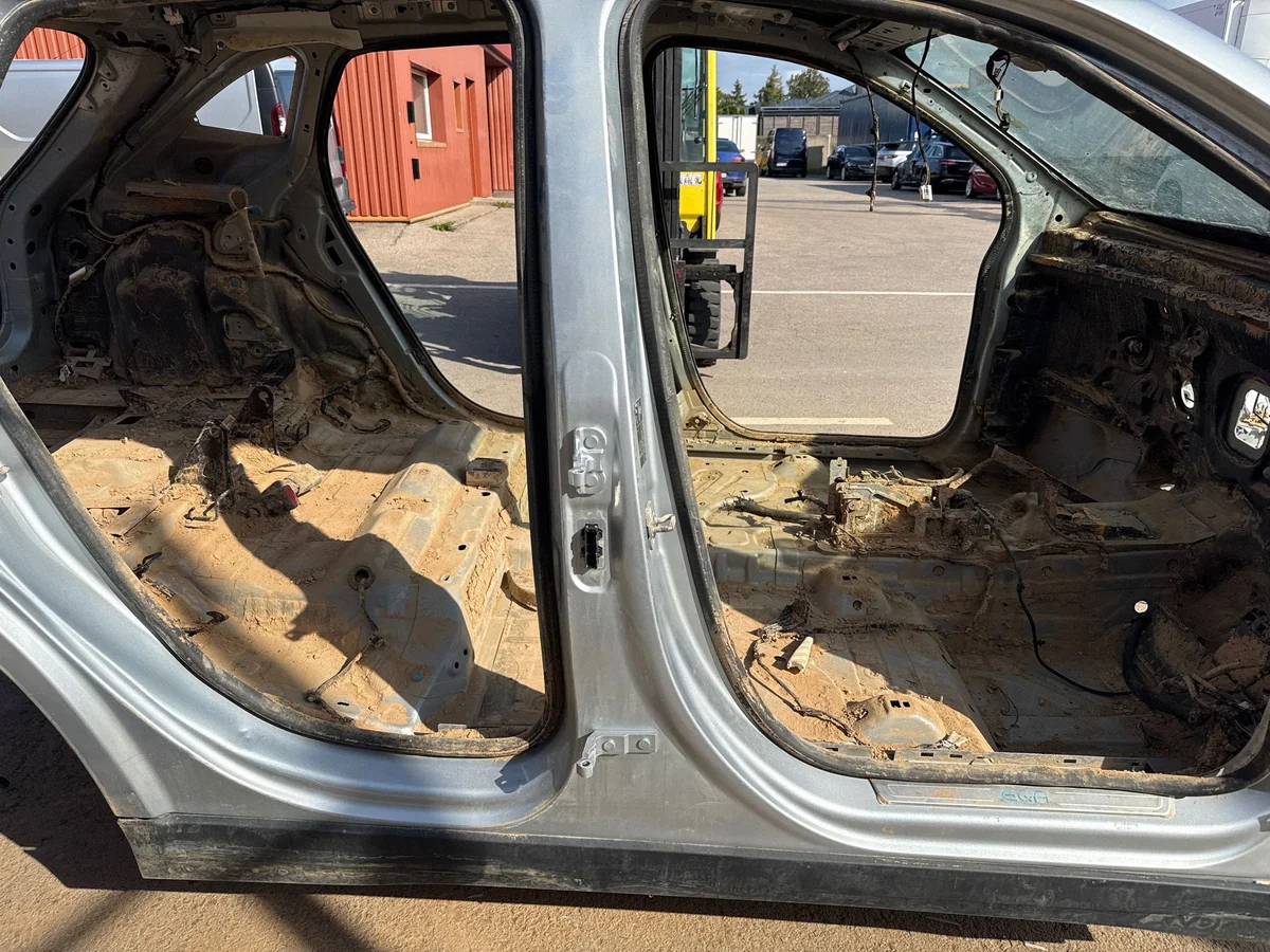 Mercedes-Benz Side Panel Right ABI38869 Used