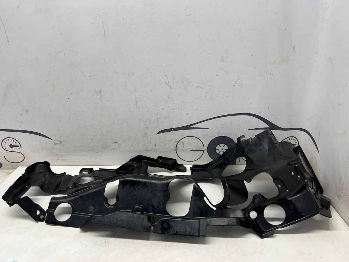 Etujousituksen osa A2545242700 Vasen