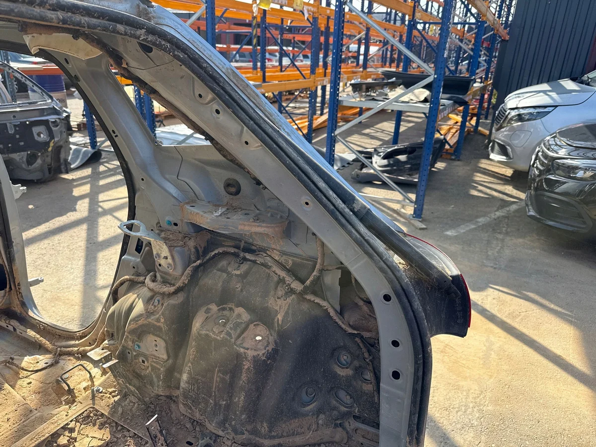 Cuarto Trasero Derecho Mercedes-Benz ABI38870 image 3