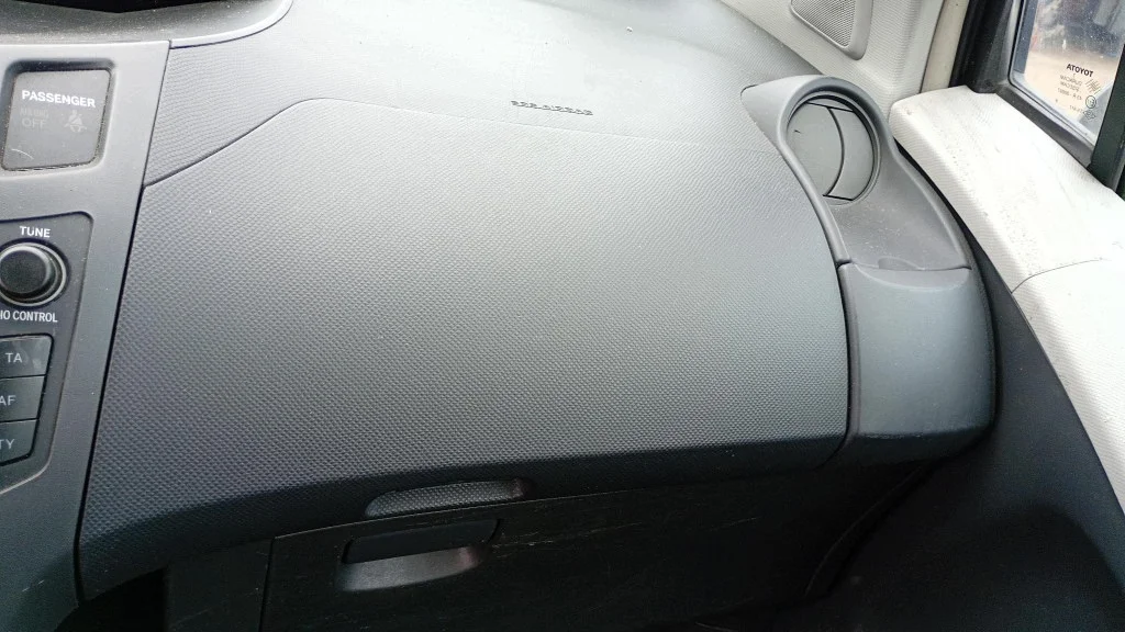 Armaturenbrett Toyota Yaris II 05-09 3D image 3