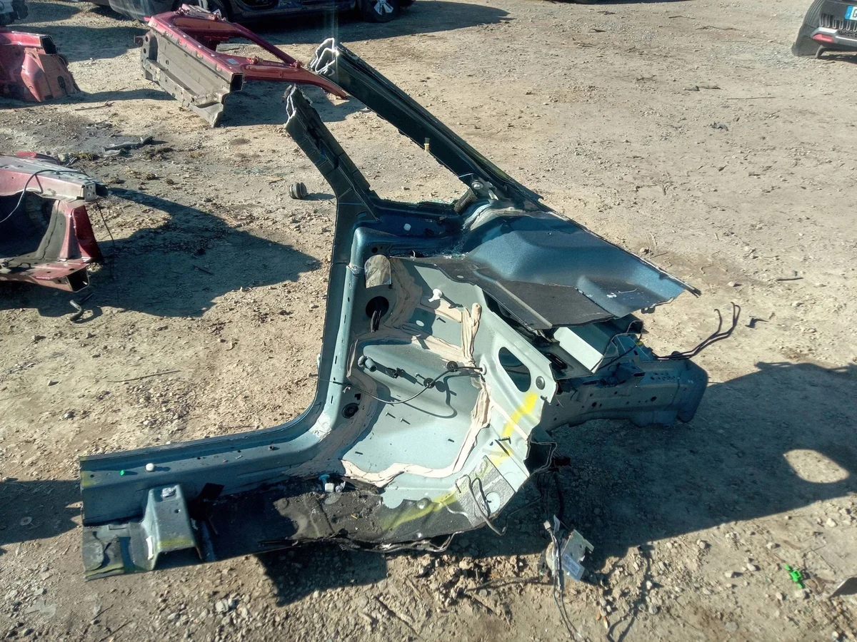Ford Galaxy Mk4 etulokasuojan osa, vasen image 3