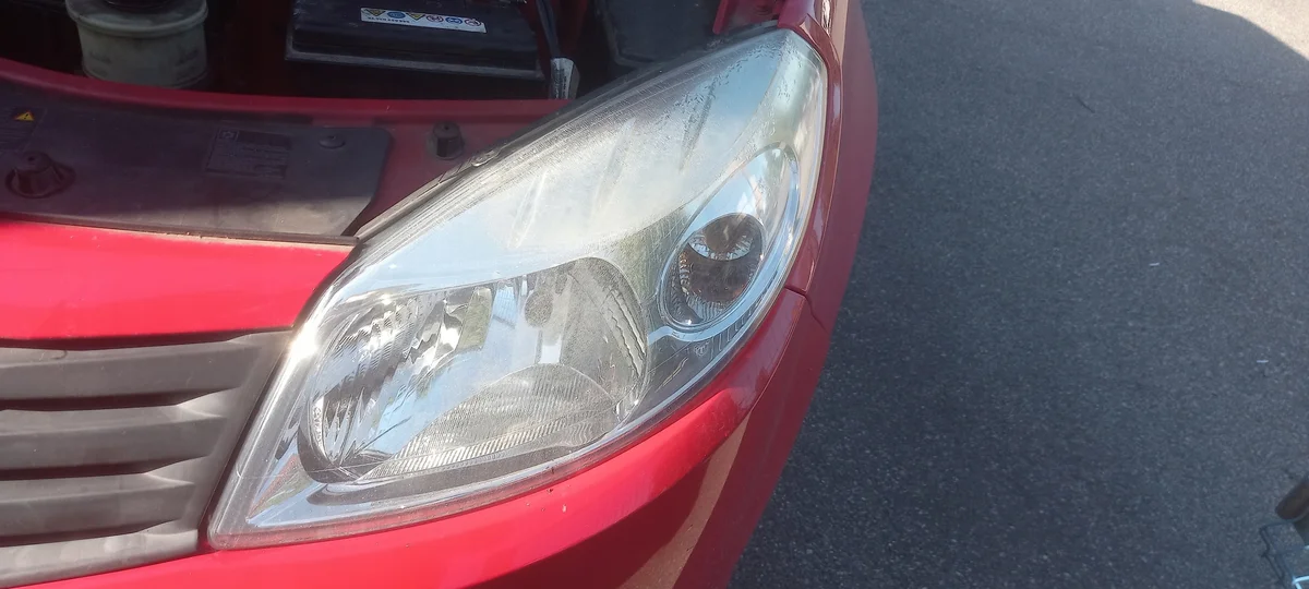 Faro delantero izquierdo Dacia Sandero 2008-2012