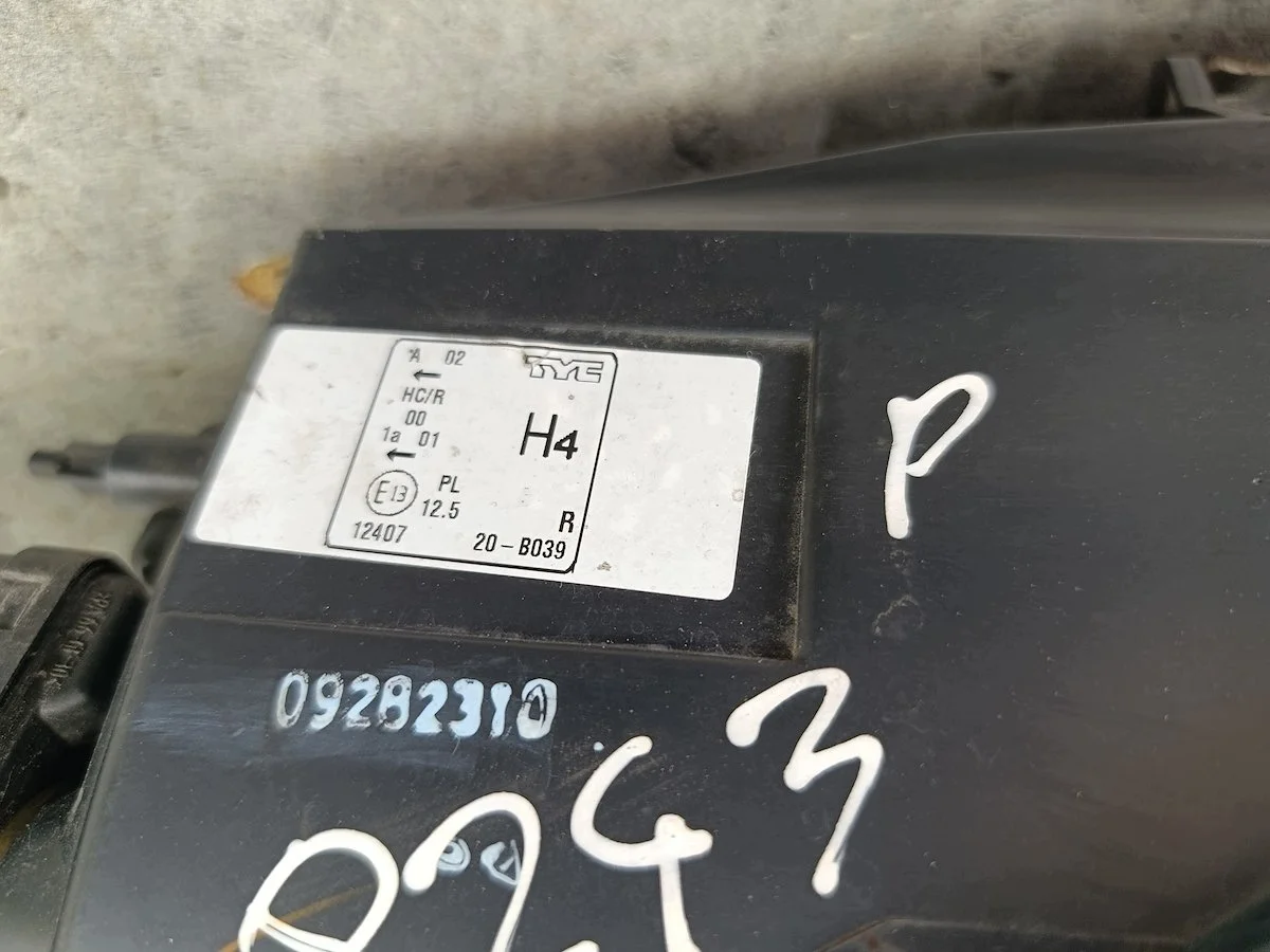 Used Right Headlight Nissan Note I 20-B039 TYC image 6