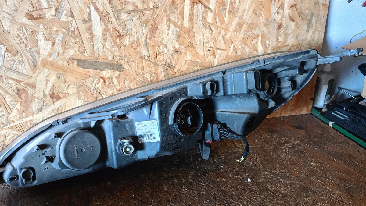 Peugeot 407 Scheinwerfer Rechts Gebraucht image 7
