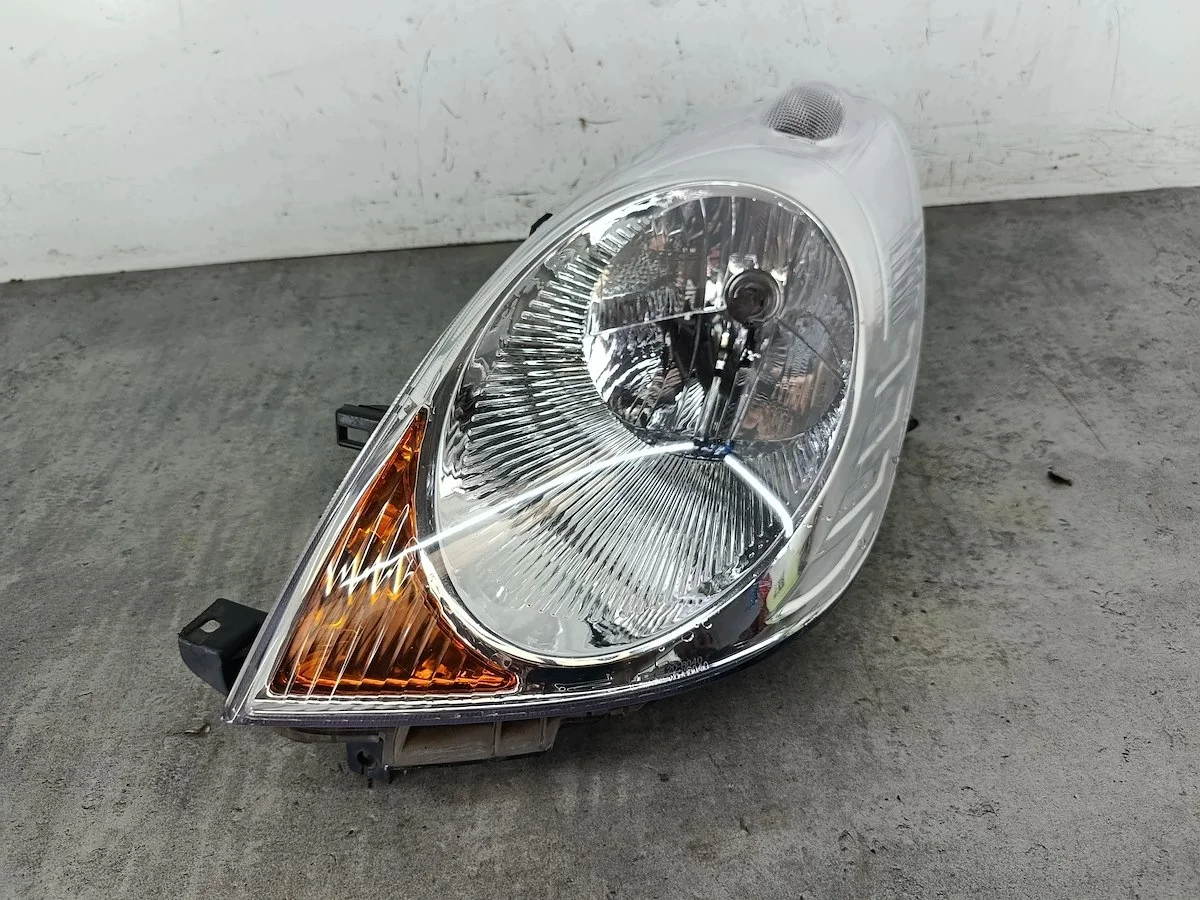 Etuvalo vasen Nissan Note I 20-B040 TYC