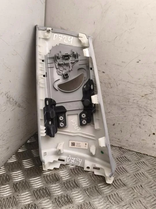 Tesla Model 3 B-stijl kap gebruikt 173230010G image 3