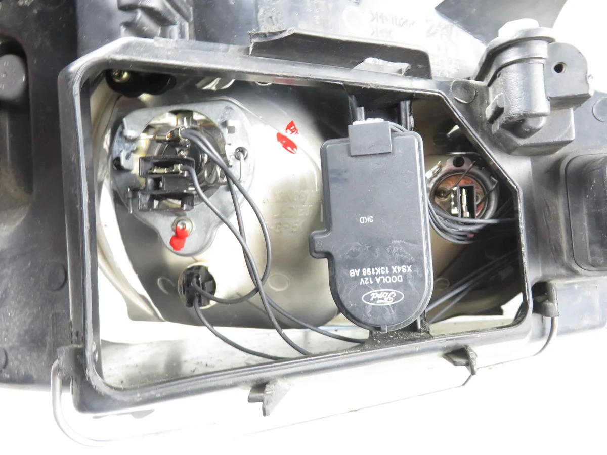 Faro Izquierdo Ford Focus Mk1 Usado image 8