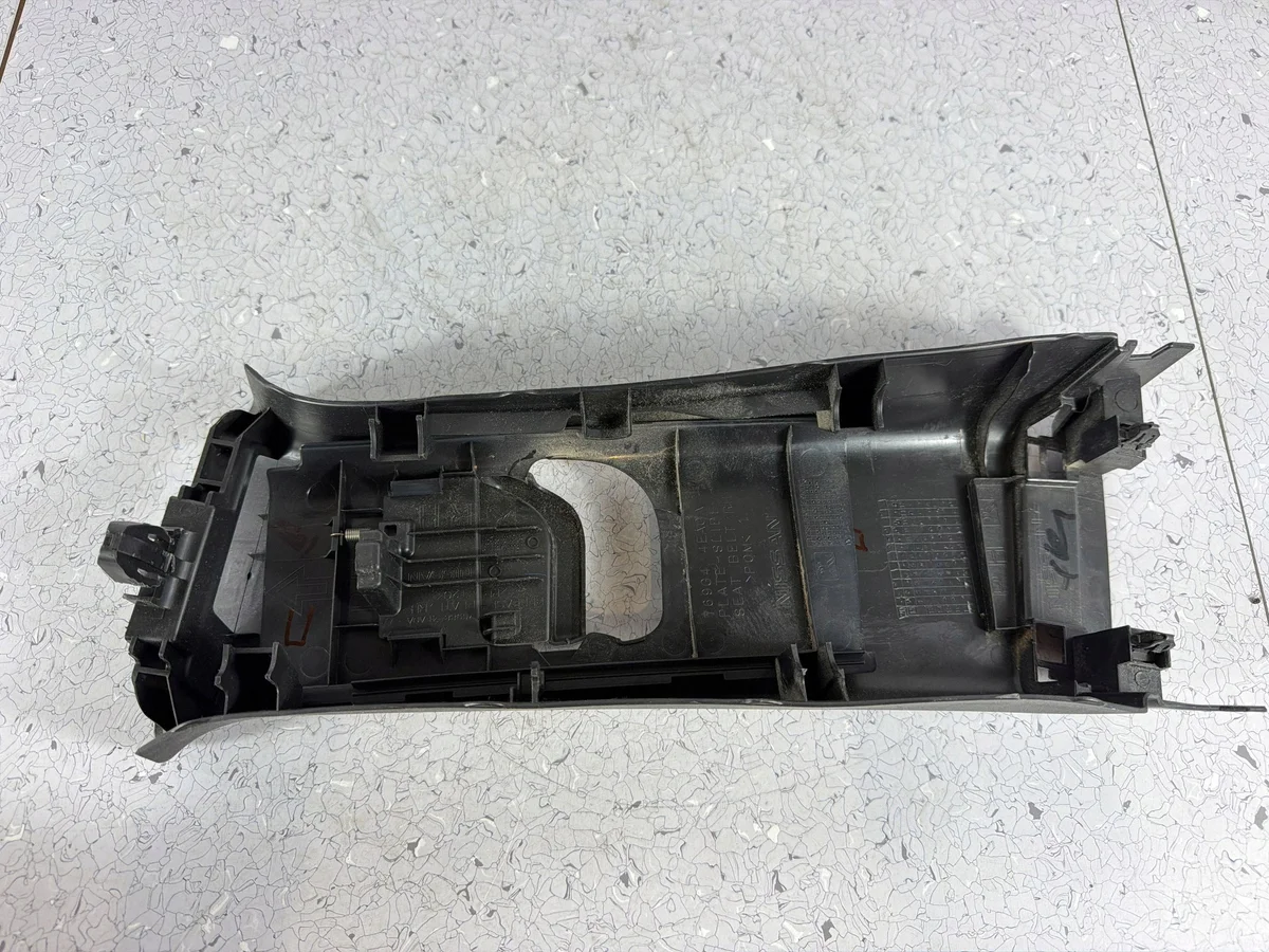 Nissan Qashqai J11 Coluna Central Direita Usada image 4