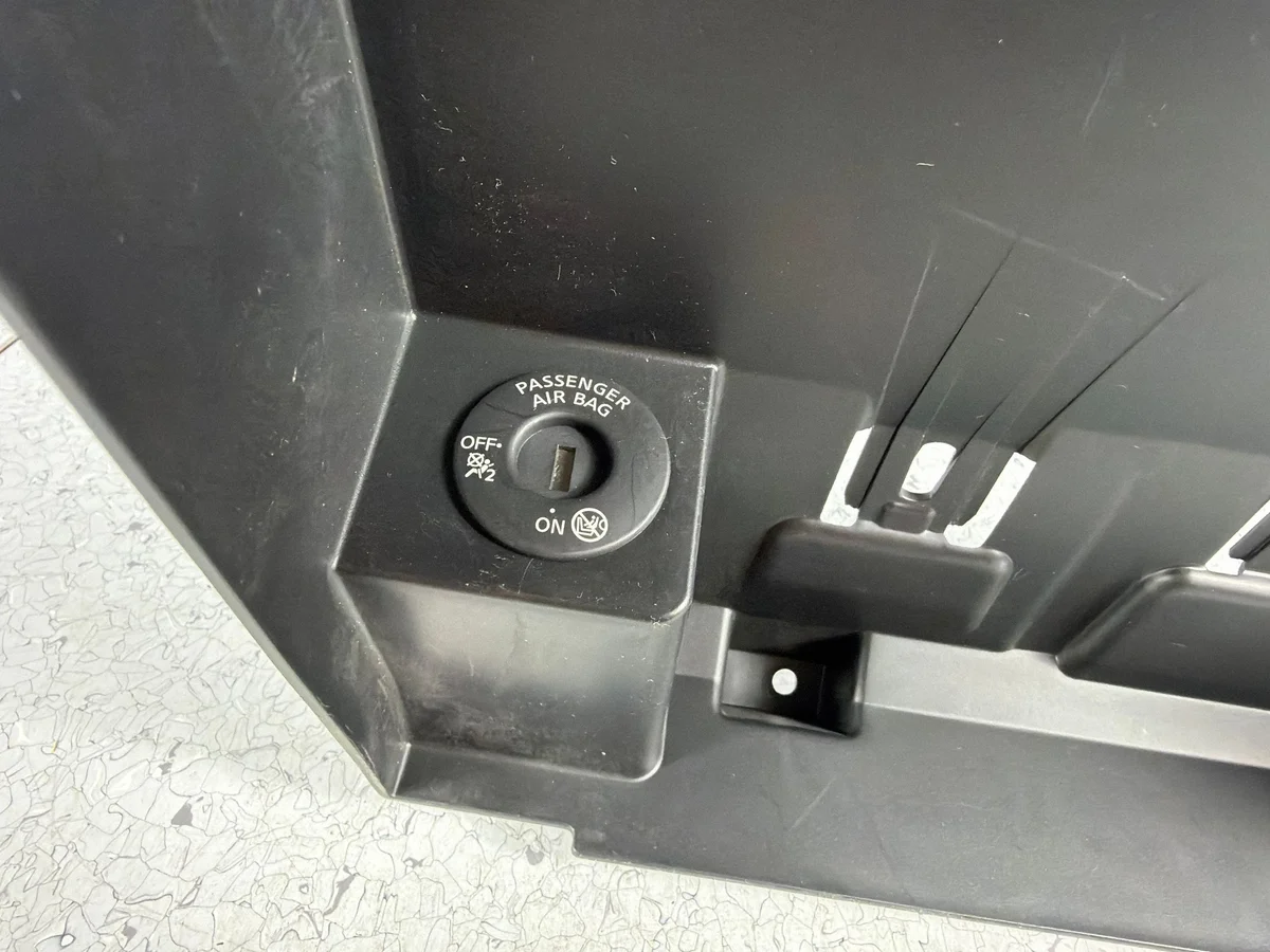 Dashboard deel Nissan Qashqai 68520HV50A image 3
