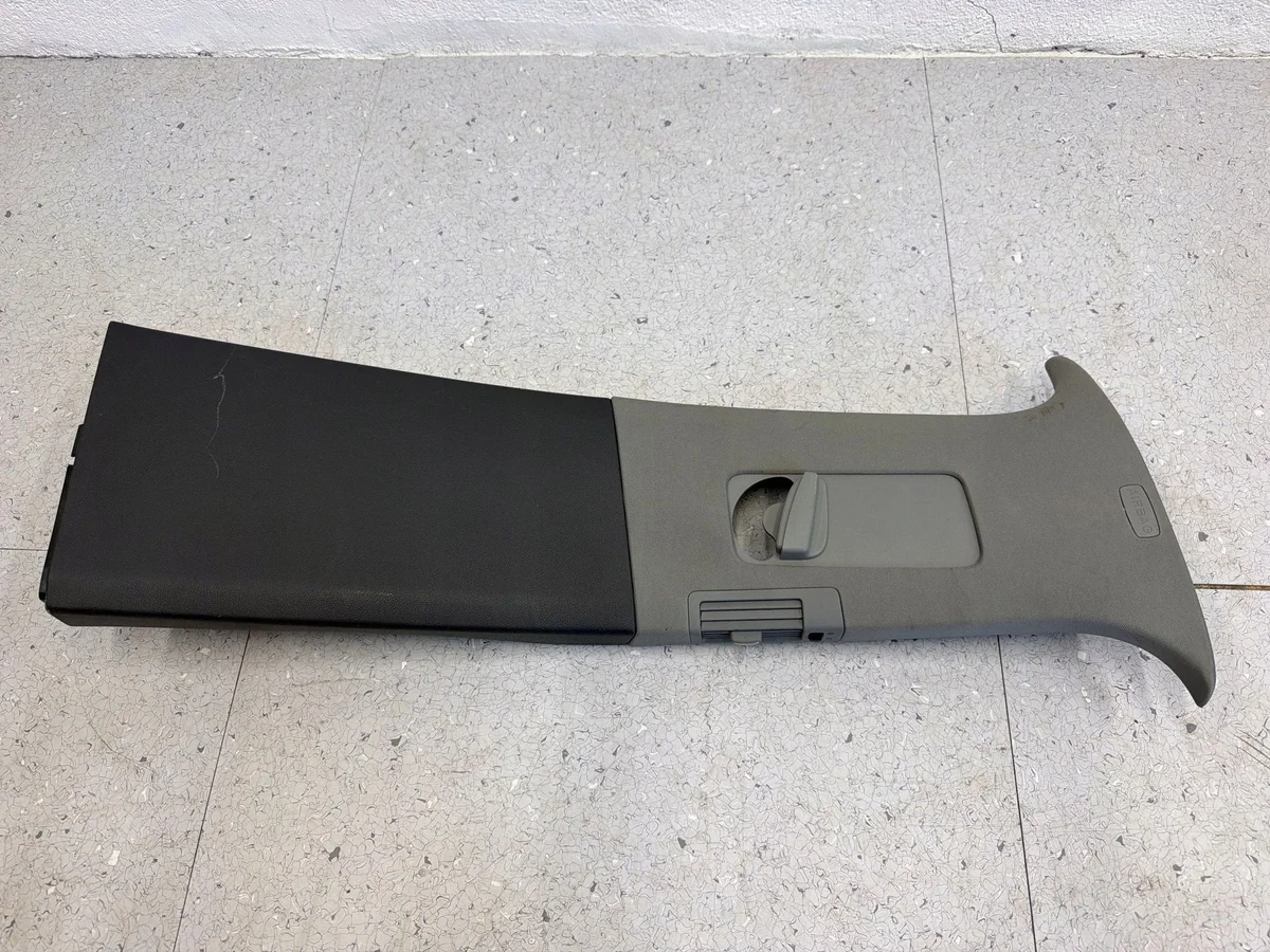 Revestimiento Pilar Central VW Touareg 7L0868312