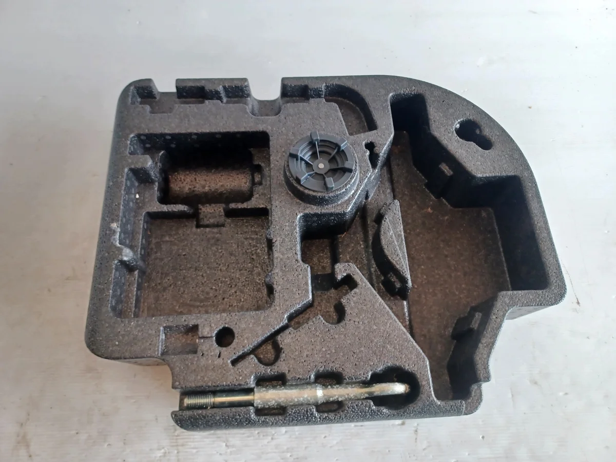 Volvo XC60 Styropor Kofferraum Einsatz 31362445