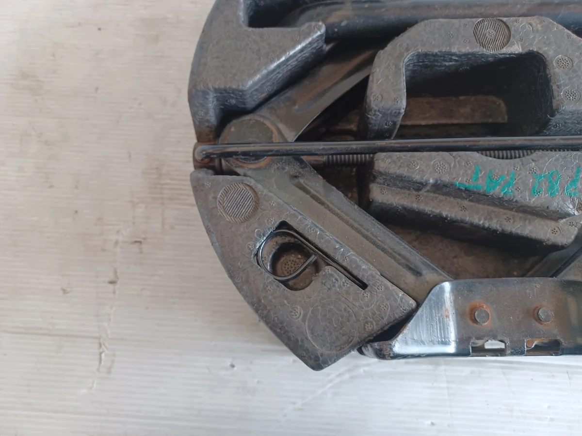 Ford Focus MK3 Wagenheber Reparaturset BM51-17009-EB image 3