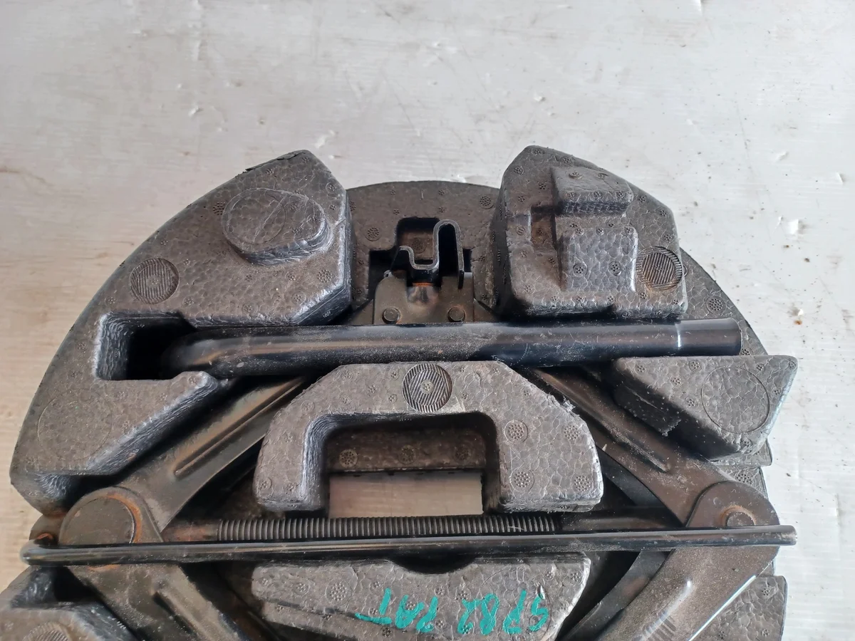 Ford Focus MK3 Wagenheber Reparaturset BM51-17009-EB image 5