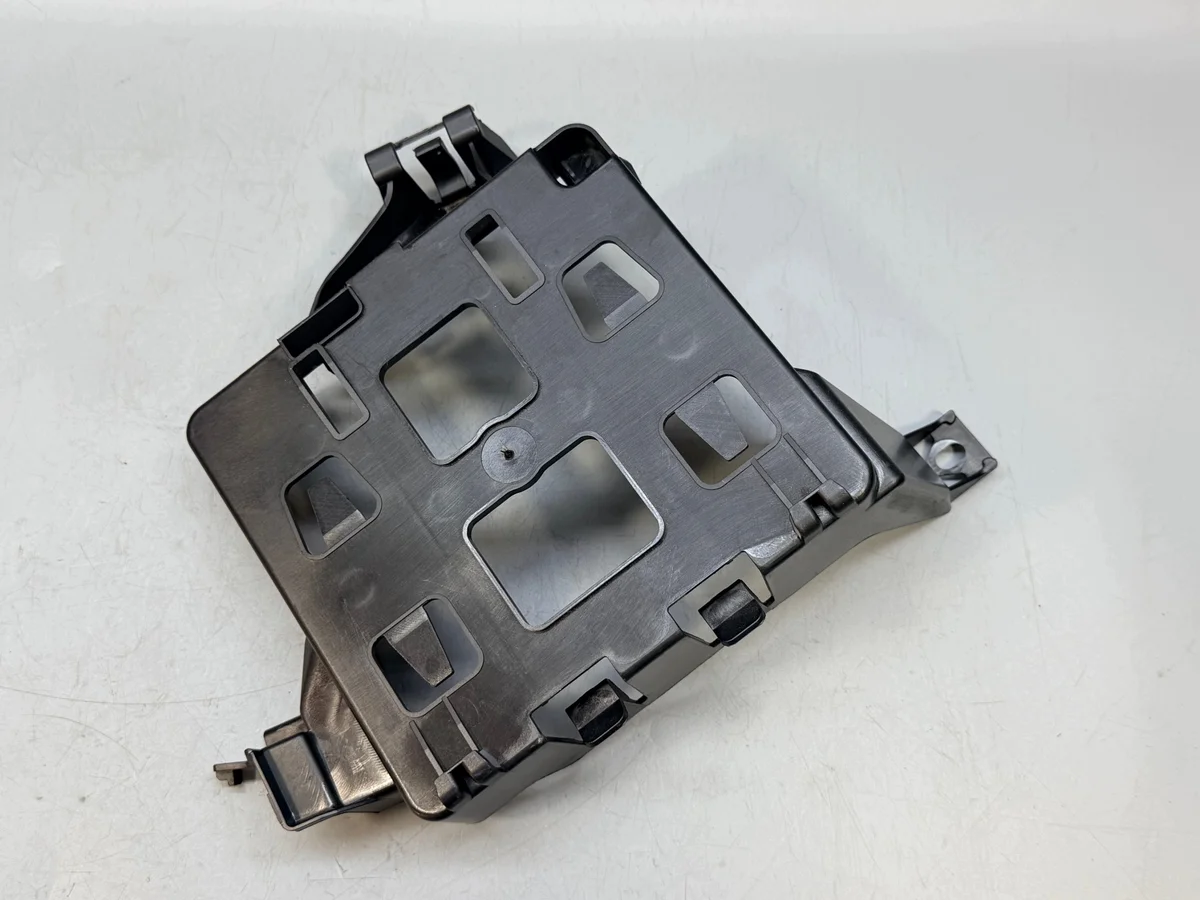 Audi A4 B9 A5 F5 8W BCM2-moduulin kiinnike image 3
