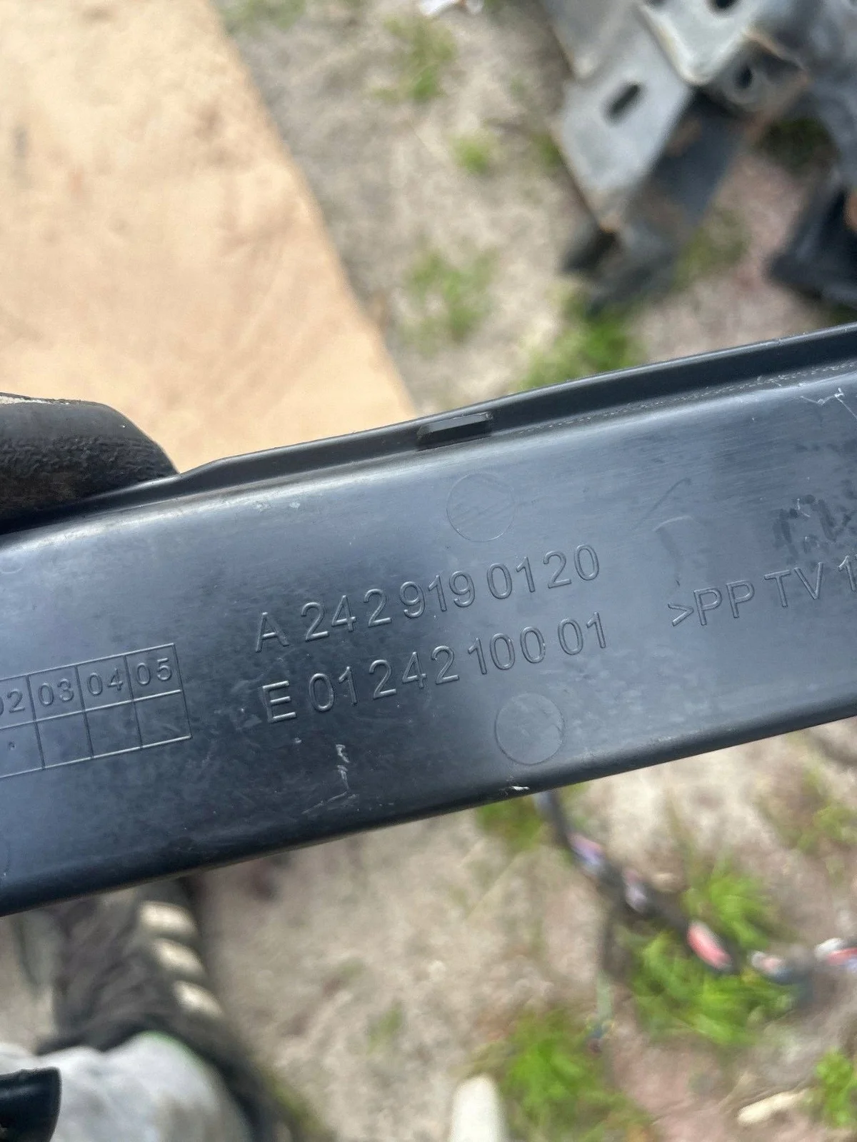 Sitzverkleidung Mercedes B W246 A2429190120 image 4