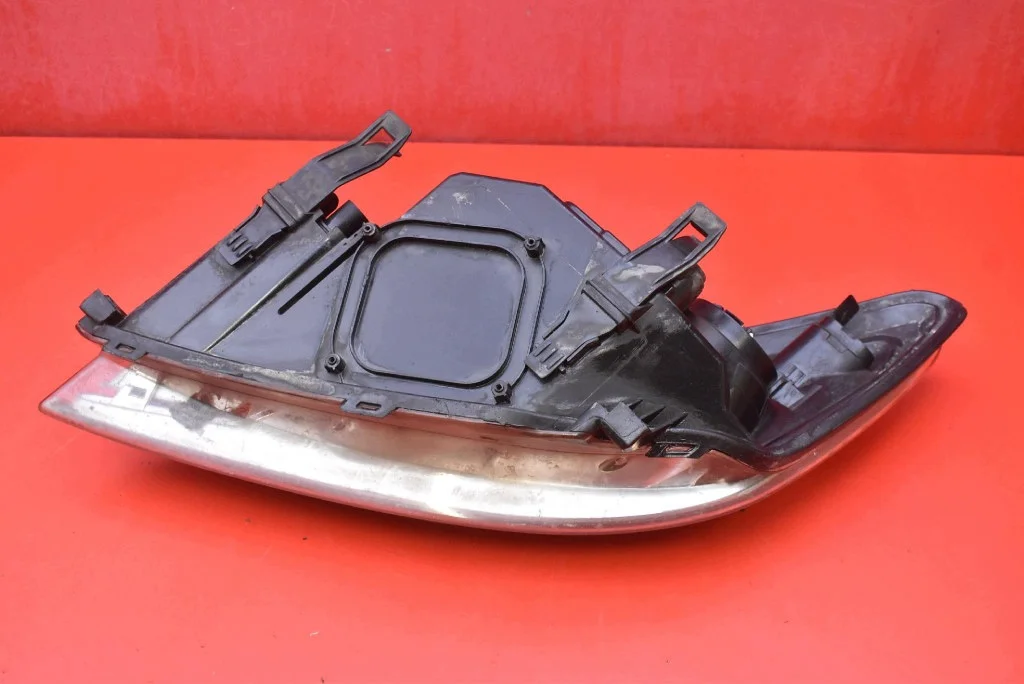 Faro Derecho Ford Focus MK2 08-11 Usado image 6
