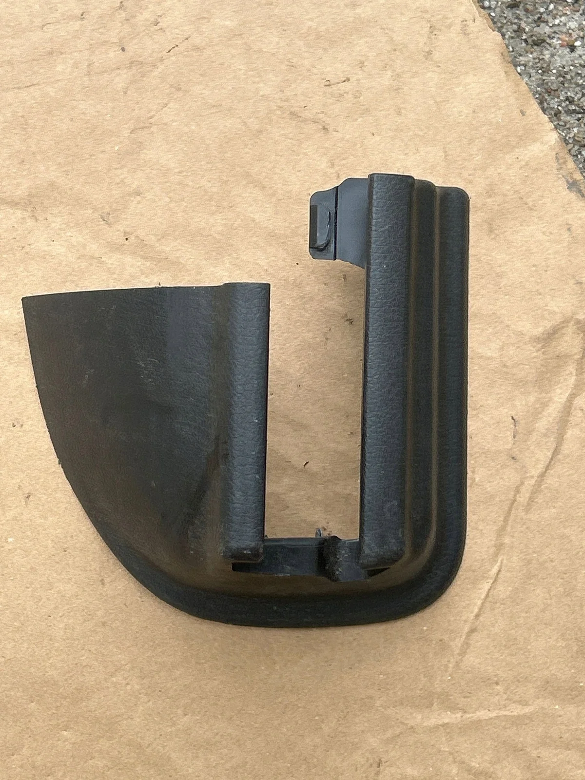 Cubierta guía asiento delantero derecho A2429190320