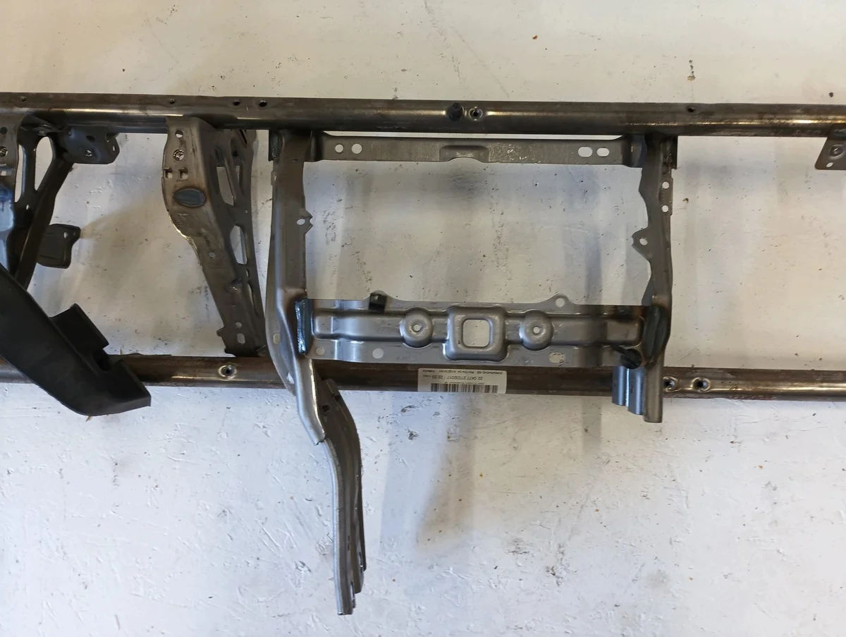 Ford Focus Mk3 Console Bracket BV6NA04545AB image 3