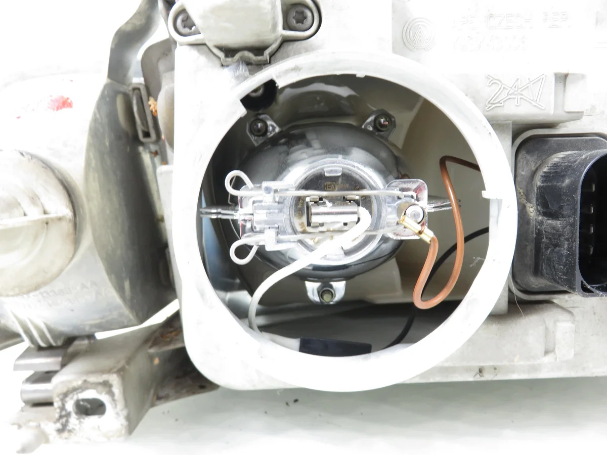 Farol Esquerdo Skoda Octavia I 1U1941015E image 6
