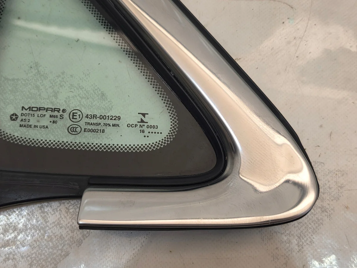 Chrysler Pacifica 17- Dreieckscheibe Rechts Vorne image 3