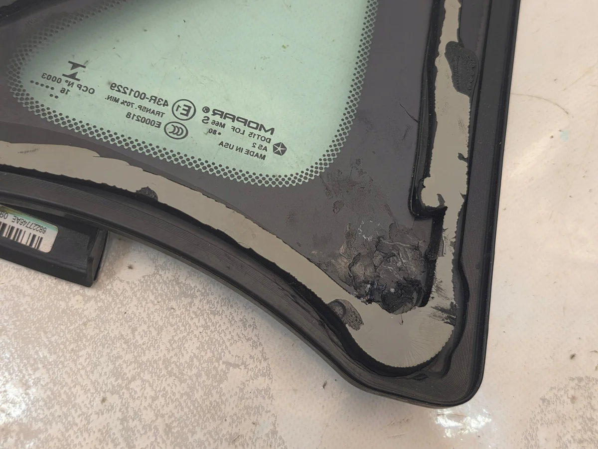 Chrysler Pacifica 17- Dreieckscheibe Rechts Vorne image 8