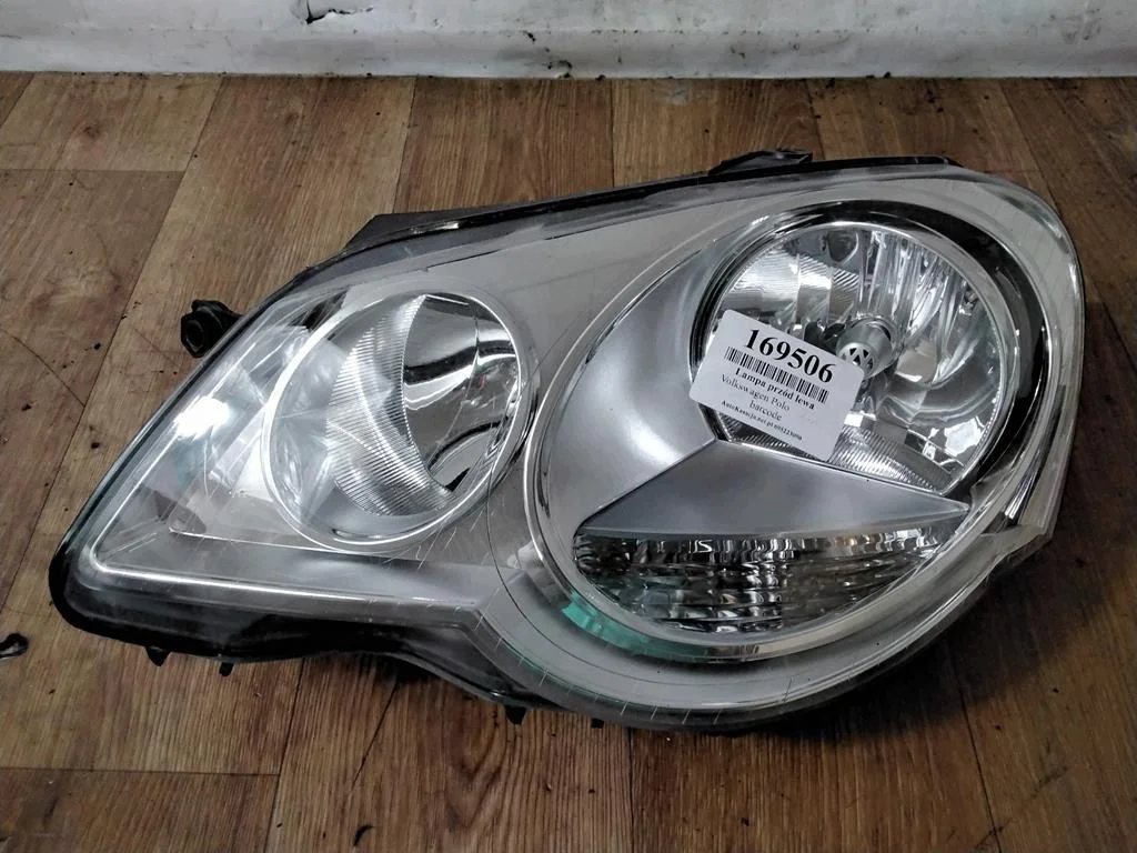 VW Polo 4 LIFT Strålkastare Vänster F-169506-