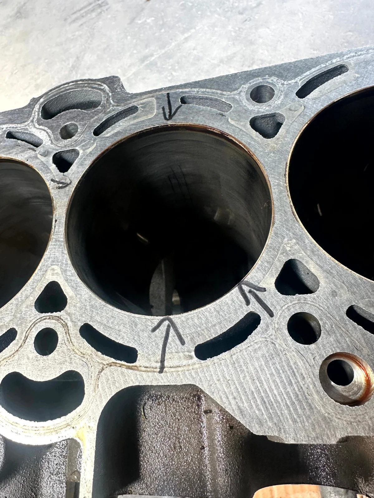 Bloc moteur Ford Kuga Mk3 2.5 Hybride PHEV image 3