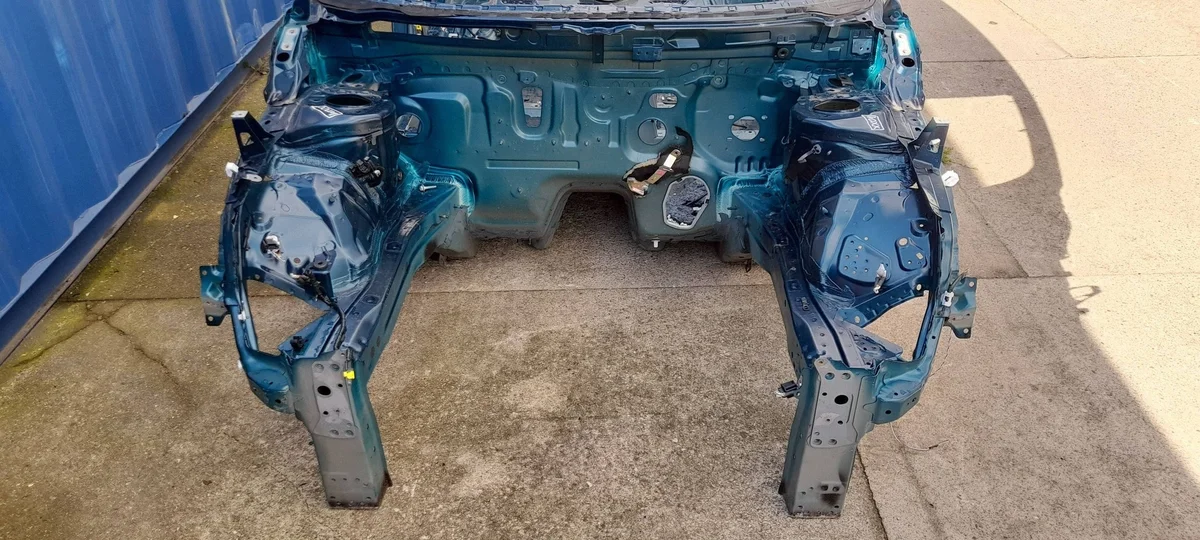 Toyota C-HR II Etuosa, Käytetty, OEM 0000008988