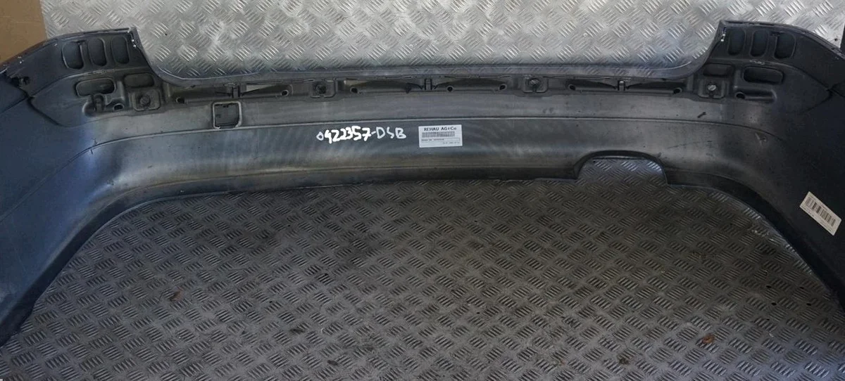 BMW E61 LCI Heckstoßstange Leiste PDC A76 image 10