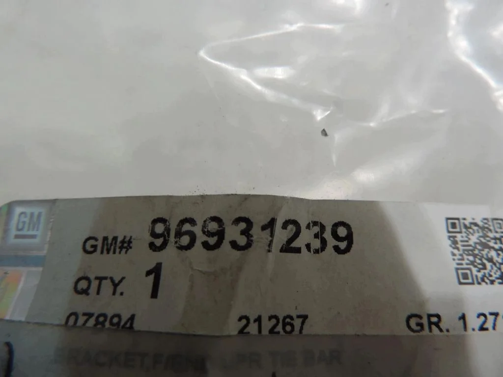 Chevrolet Trax 95931239 kiinnike vasen