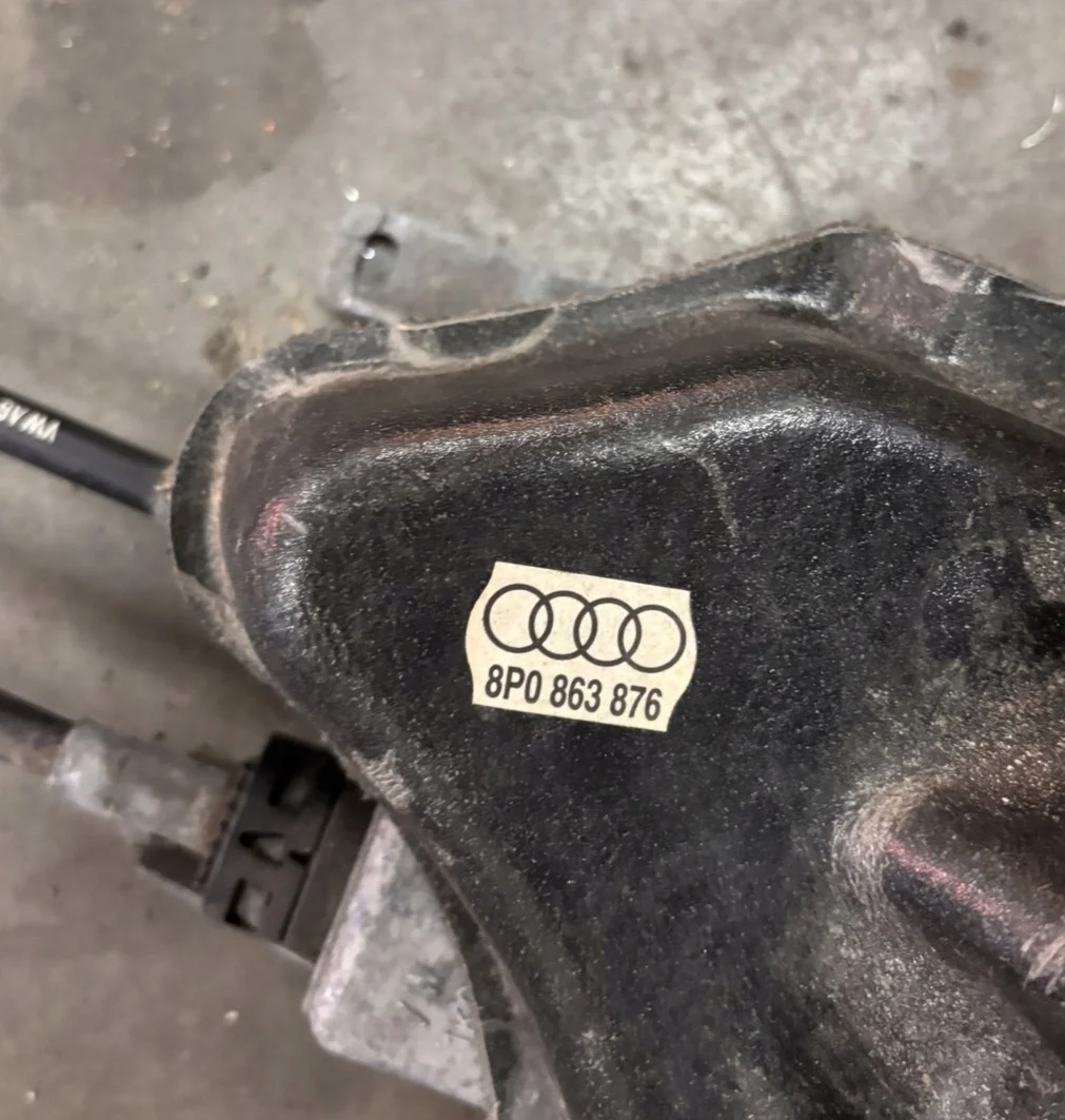 Audi A3 8P Cabrio Gear Shift Knob 8P0863876 image 3
