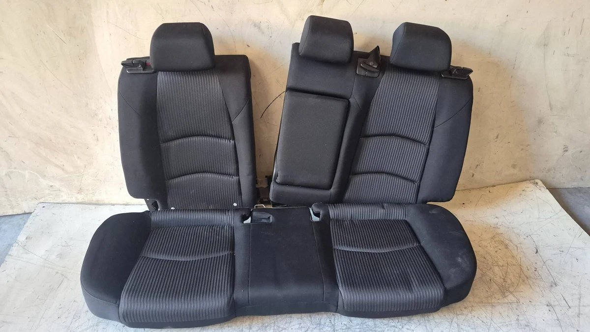 Sofá Traseiro Mazda 3 III 2014 XRA8852