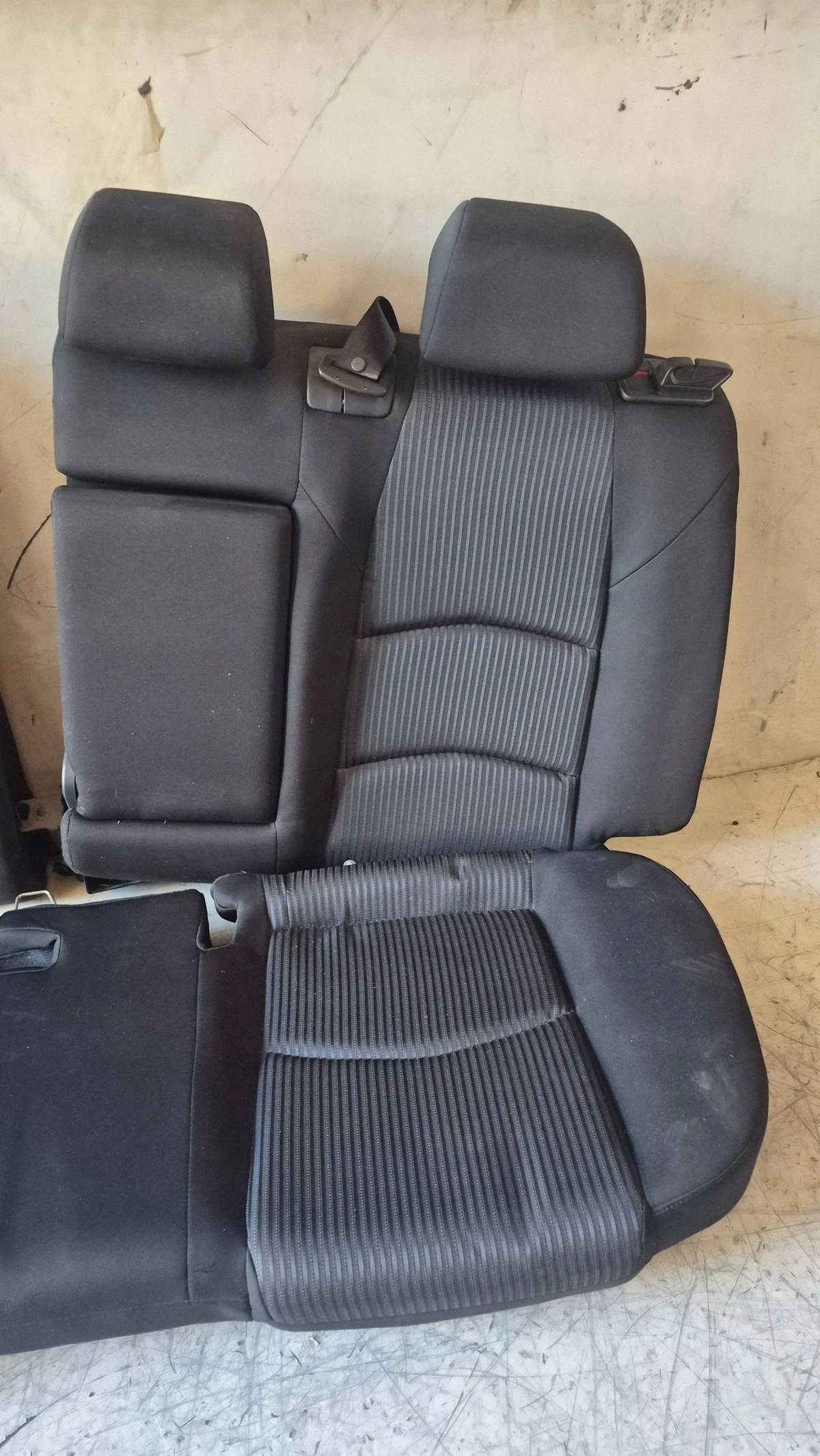 Sofá Traseiro Mazda 3 III 2014 XRA8852 image 3