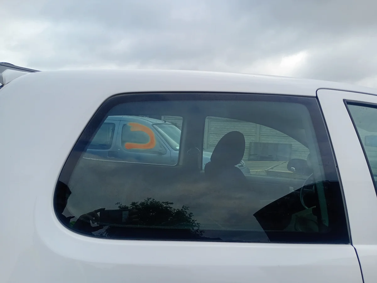 Vitre latérale arrière droite VW Fox 2005-2011