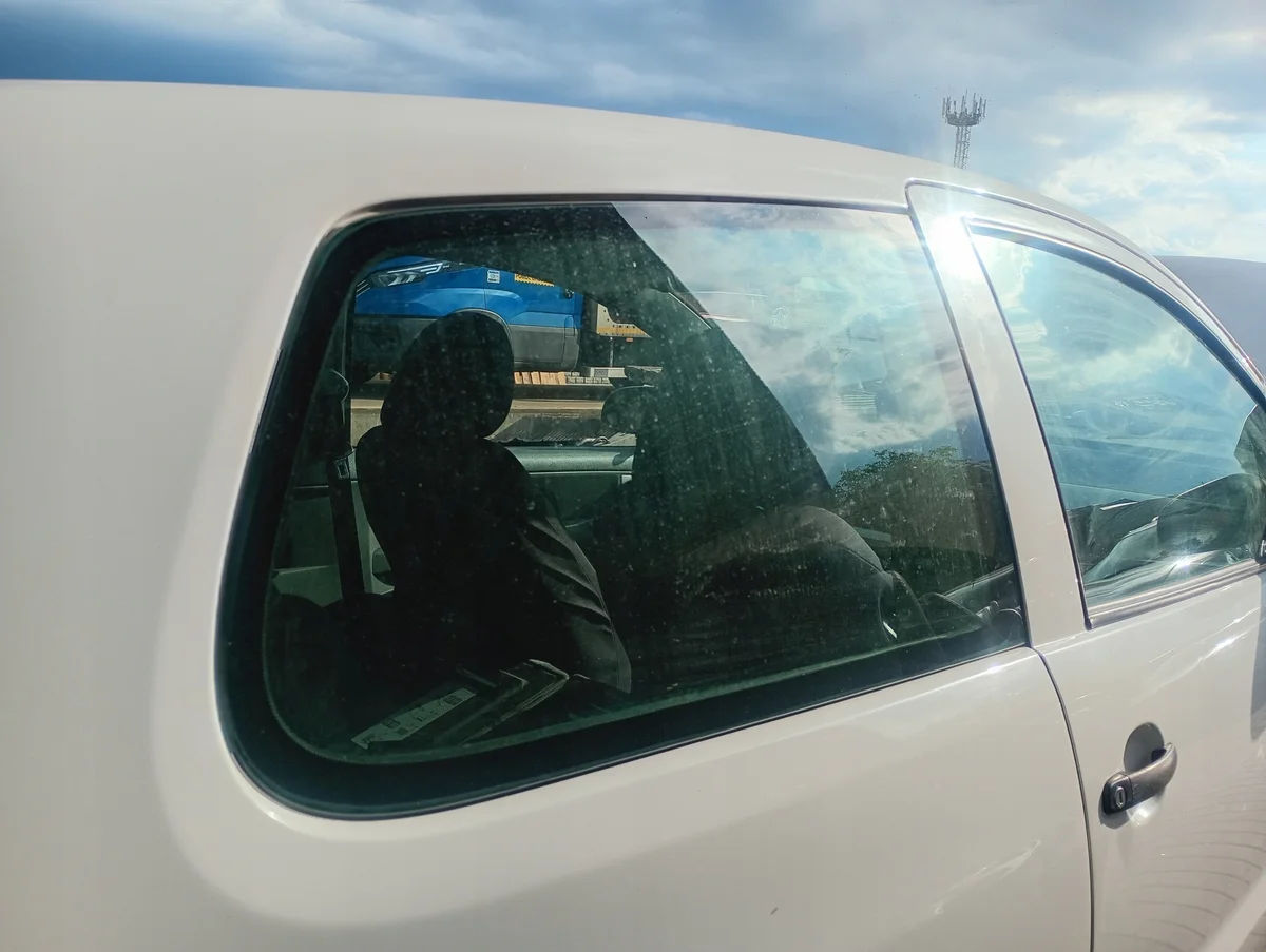 VW Fox Rear Right Side Window Used MM-1609-39 image 3