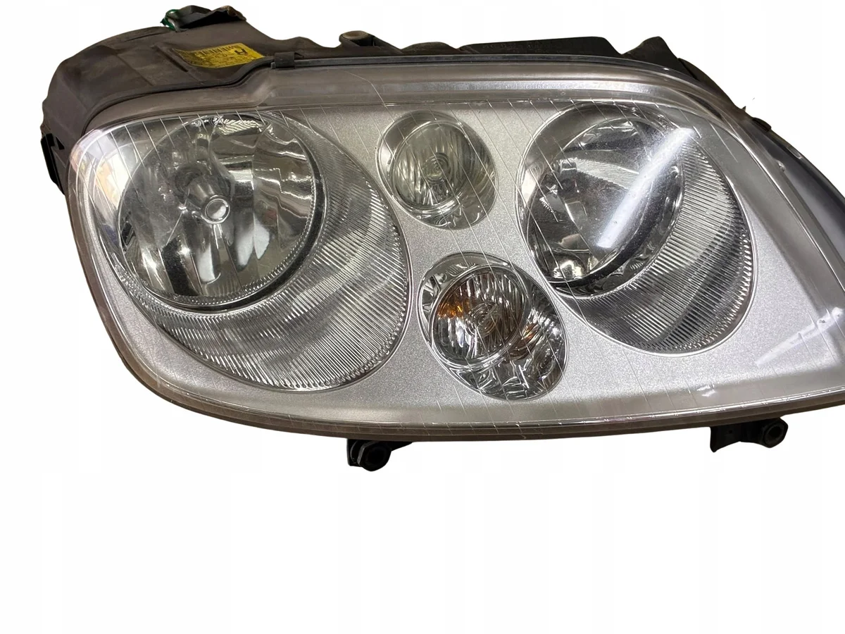 Koplamp Rechts VW Touran 1T0941006D Gebruikt