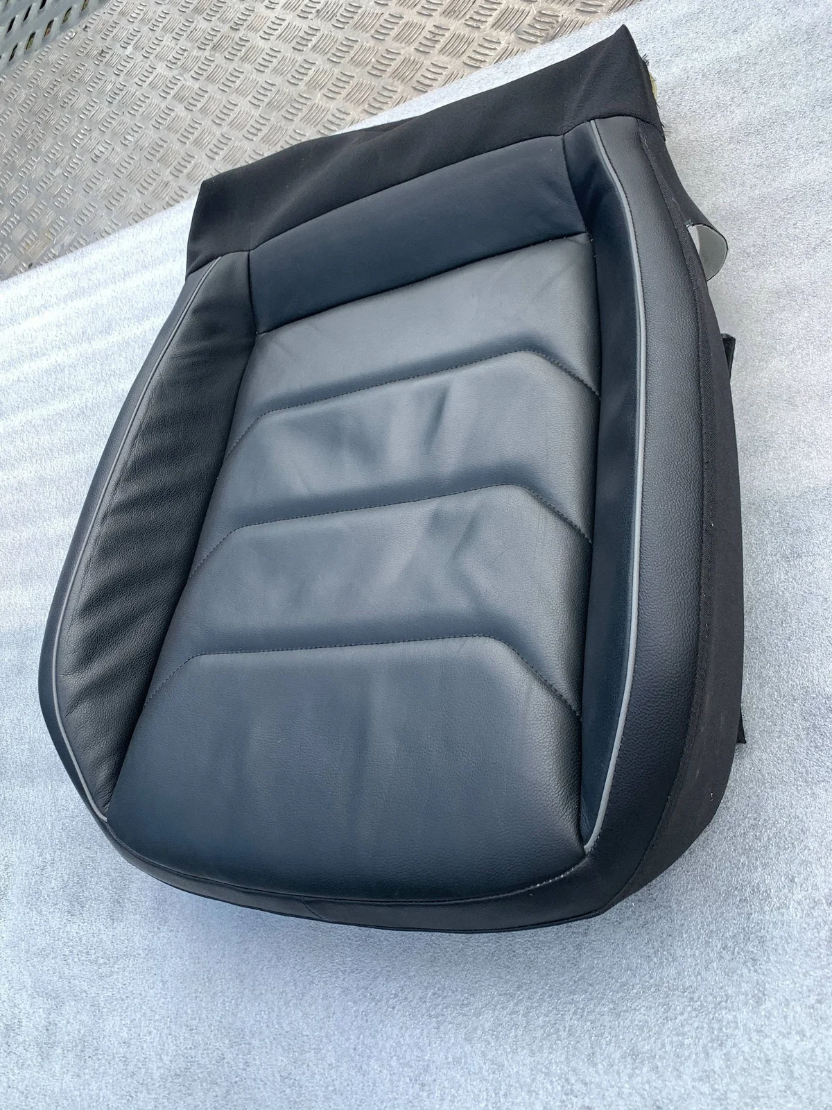 VW Tiguan 2016-22 Framsäte Höger 5NA881406M image 3