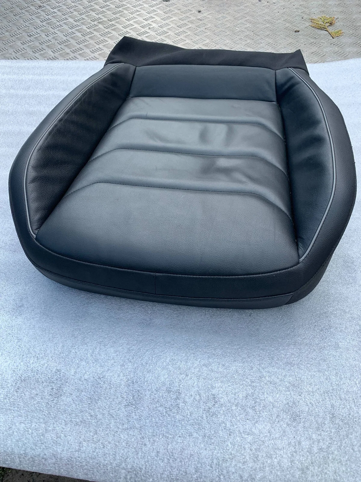 VW Tiguan 2016-22 Framsäte Höger 5NA881406M image 4
