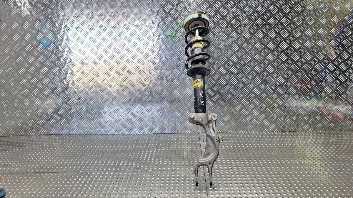 Iskunvaimennin Audi A4 B9 A5 II F5 8W Oikea