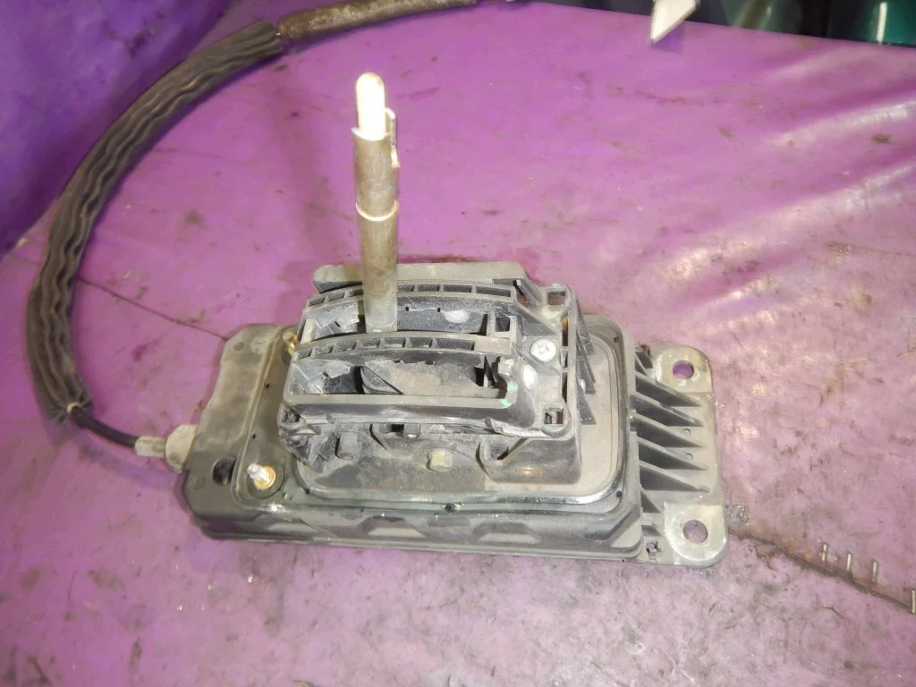 VW New Beetle 98-05 Leva Cambio Usata image 3