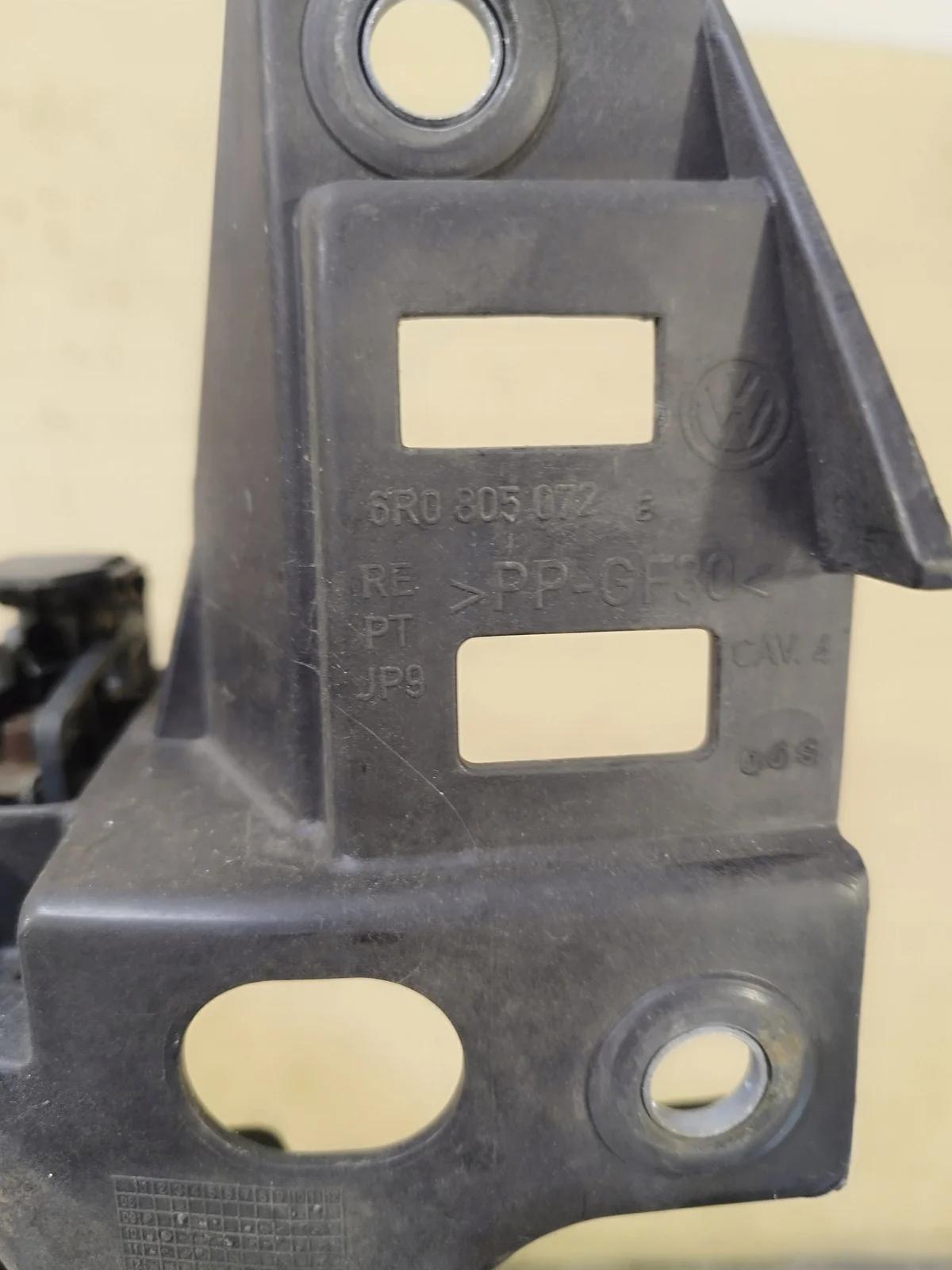 VW Polo 6R Headlight Mounting Bracket Right + Left image 6