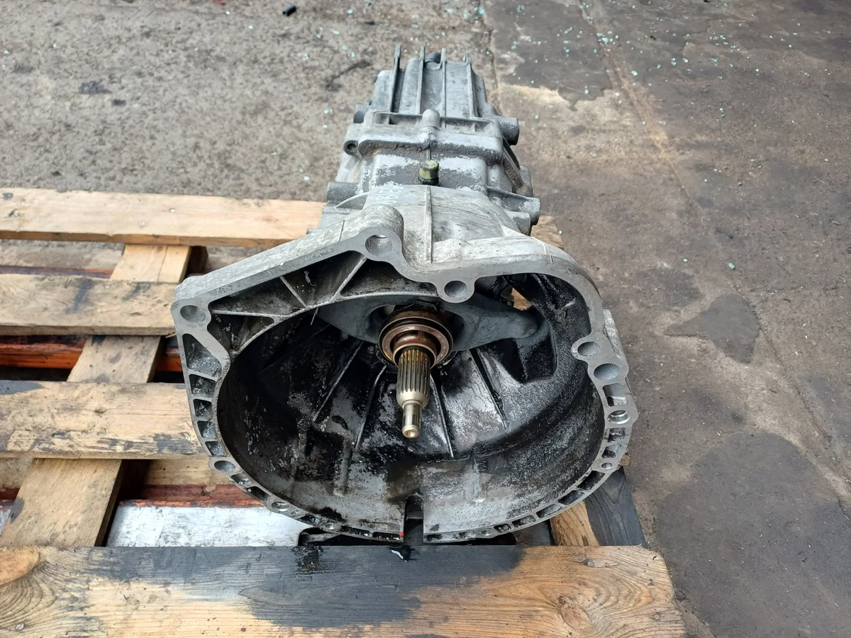 BMW E90 2.0 B Handgeschakelde Versnellingsbak image 3