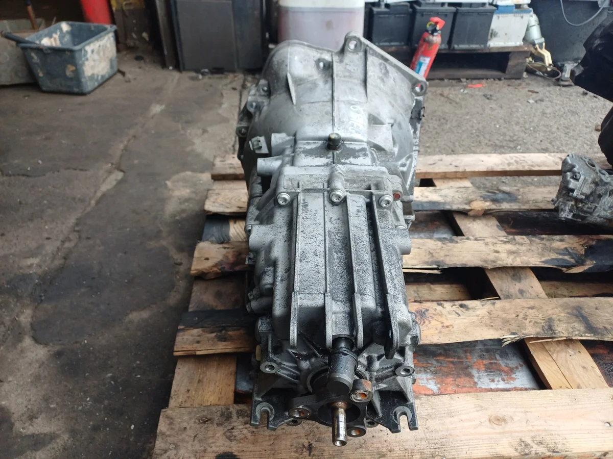 BMW E90 2.0 B Handgeschakelde Versnellingsbak image 5