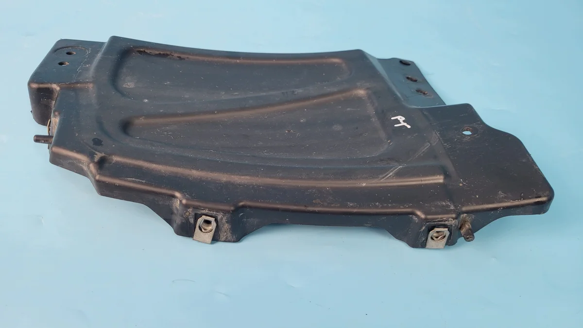 Ford Ranger VI 2.0 EcoBlue innerskärm höger bak