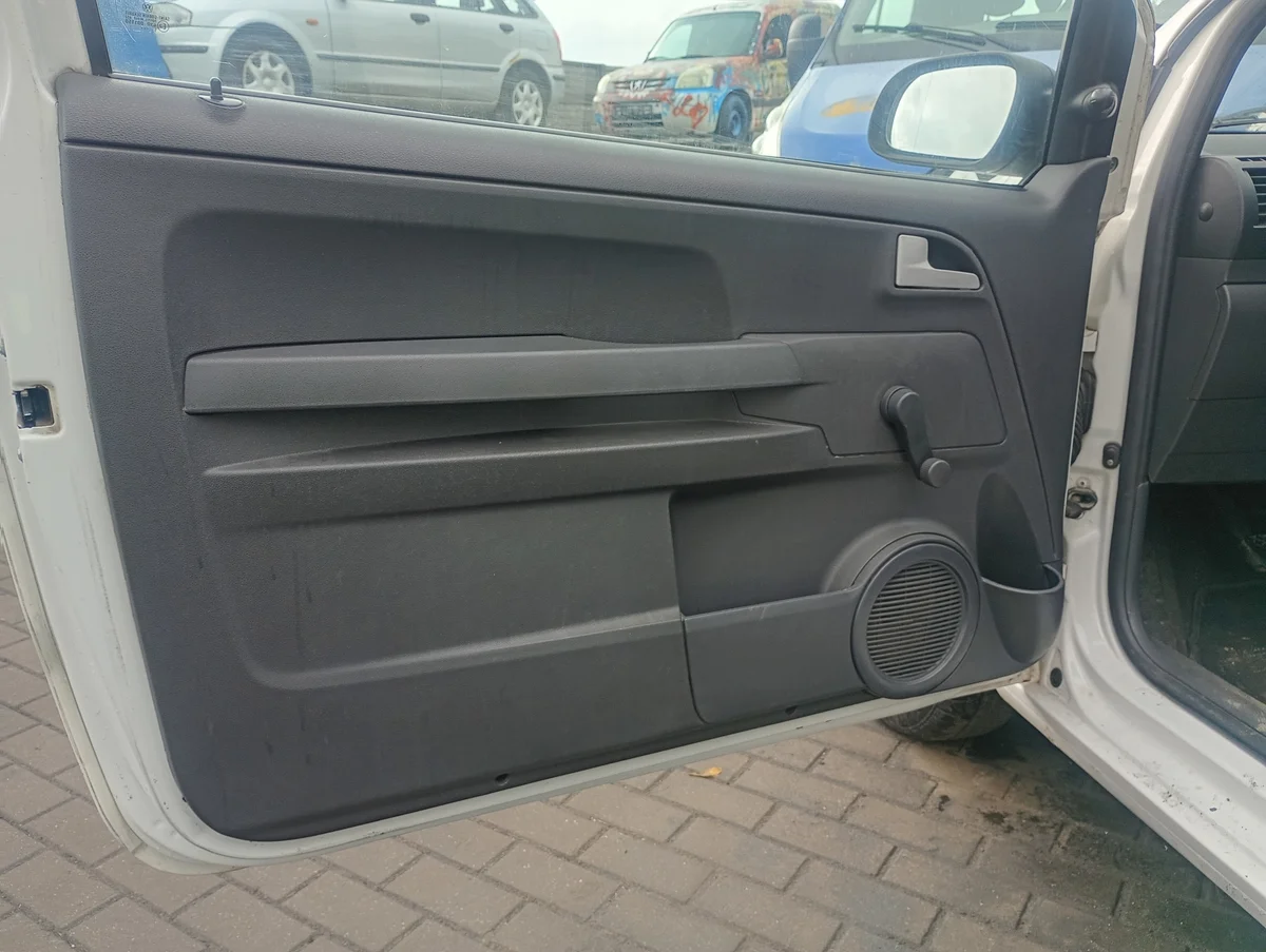 VW Fox 05-11 Revestimento Porta Esquerda image 3