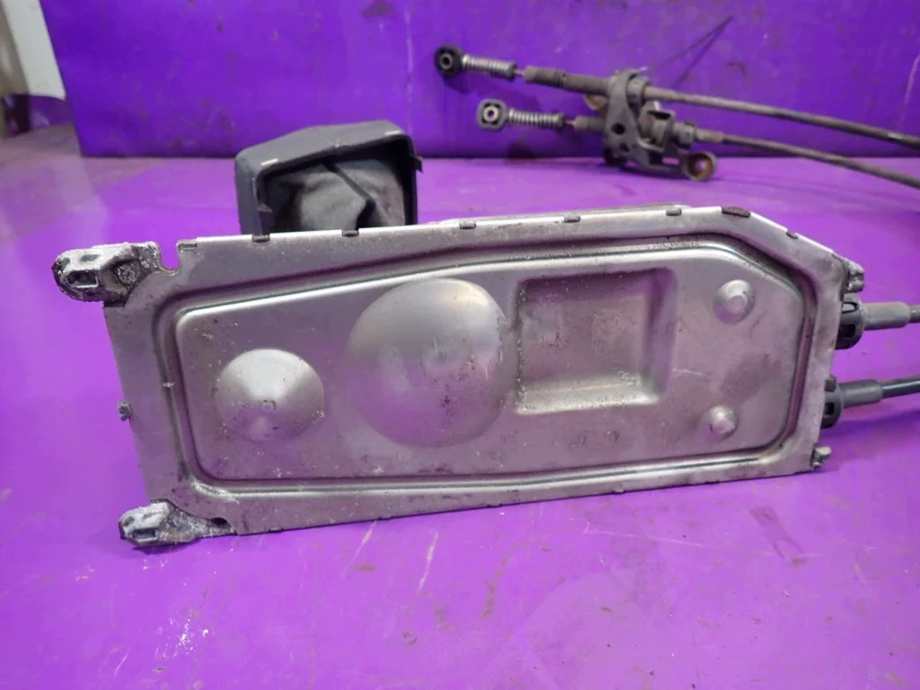 Levier de vitesse VW Polo IV 9N 05-09 image 6